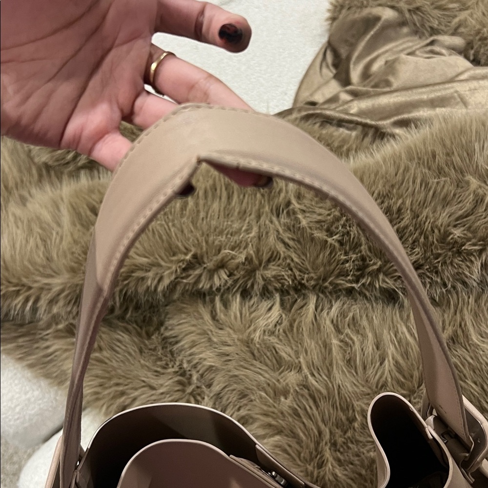 Mango Cream Shoulder Bag - Picture 4 of 4